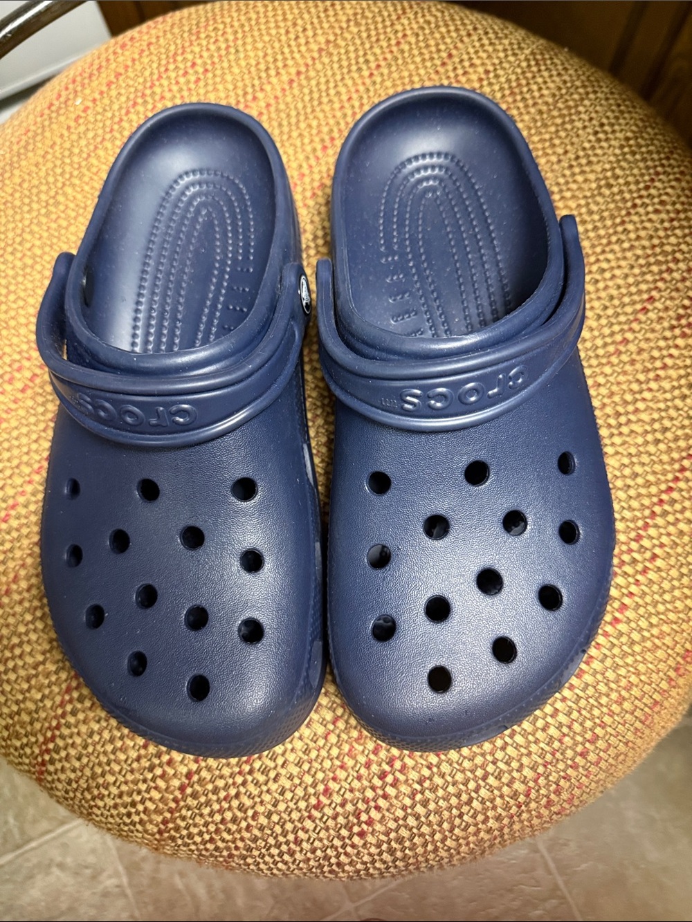 CROCS Ladies Size 9 Classic Clog - Navy